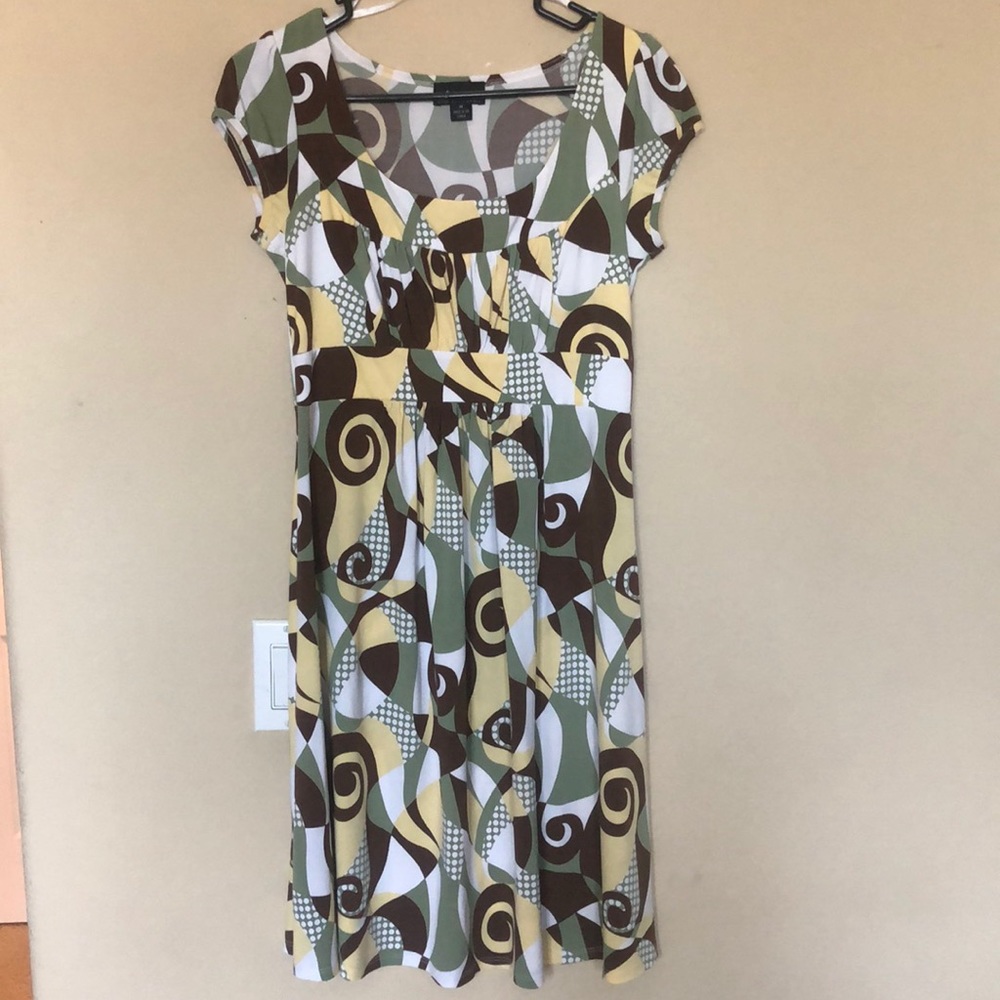 Pattern Dress - Picture 2 of 3